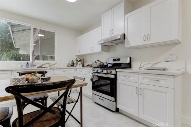 11350 Orcas, Sylmar, CA 91342