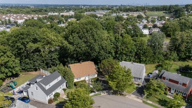 18 Seton Ln, Clifton City, NJ 07013