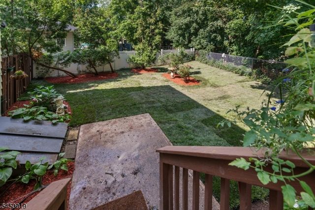 18 Seton Ln, Clifton City, NJ 07013