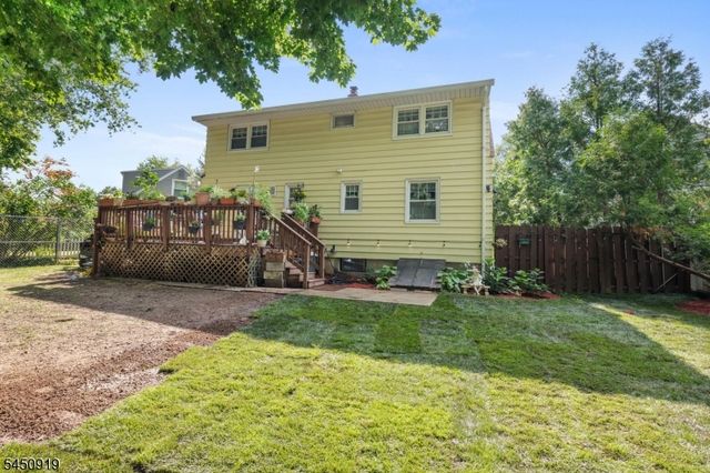 18 Seton Ln, Clifton City, NJ 07013