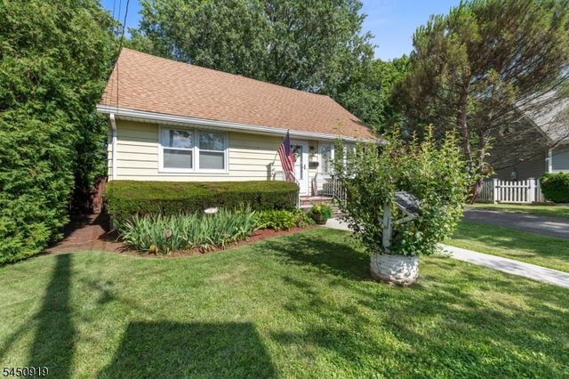 18 Seton Ln, Clifton City, NJ 07013