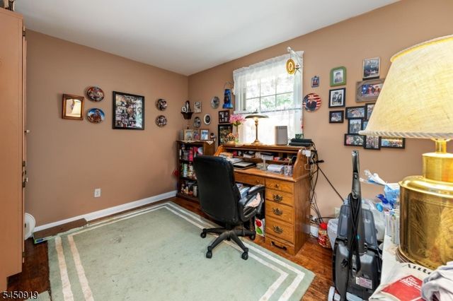 18 Seton Ln, Clifton City, NJ 07013
