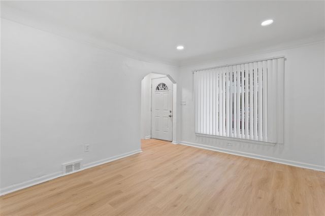 18031 Mendota Street, Detroit, MI 48221