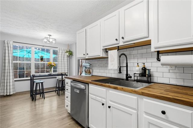 4974 Rockstone Way, Acworth, GA 30101