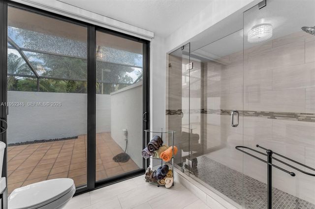 8725 SW 81st Ct, Miami, FL 33143