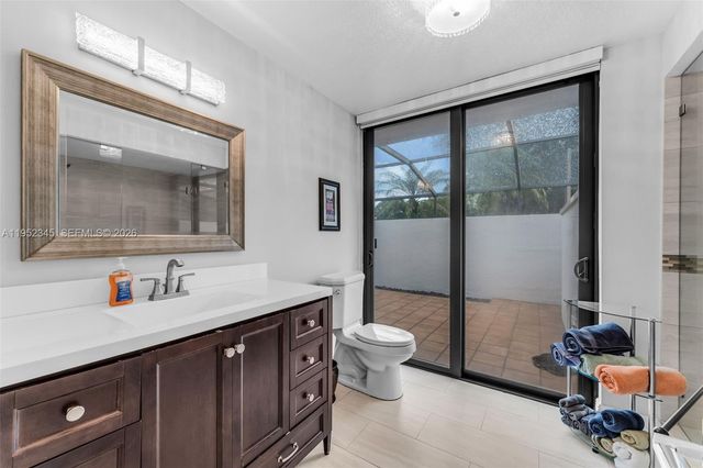 8725 SW 81st Ct, Miami, FL 33143