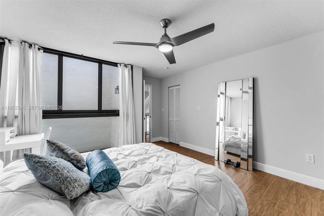 8725 SW 81st Ct, Miami, FL 33143