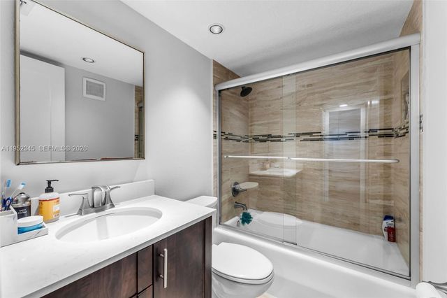 8725 SW 81st Ct, Miami, FL 33143