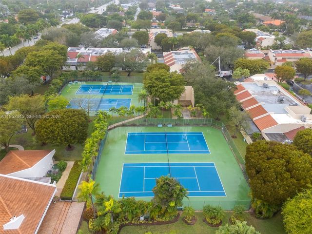 8725 SW 81st Ct, Miami, FL 33143