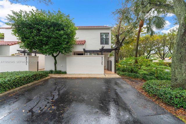 8725 SW 81st Ct, Miami, FL 33143