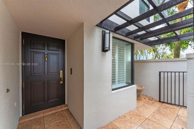 8725 SW 81st Ct, Miami, FL 33143