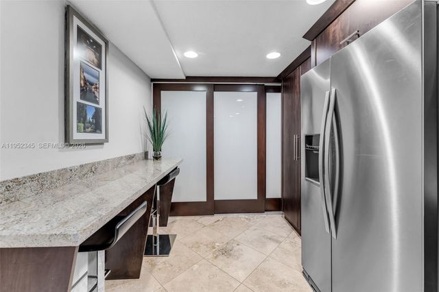 8725 SW 81st Ct, Miami, FL 33143