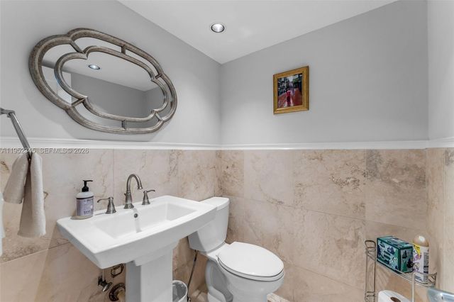 8725 SW 81st Ct, Miami, FL 33143