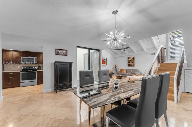 8725 SW 81st Ct, Miami, FL 33143