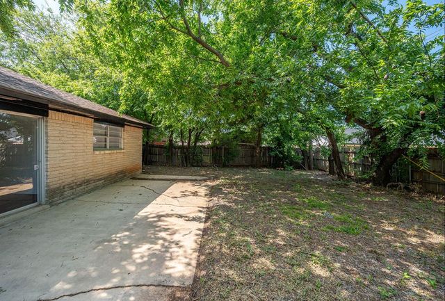 1403 N Nail Parkway, Moore, OK 73160