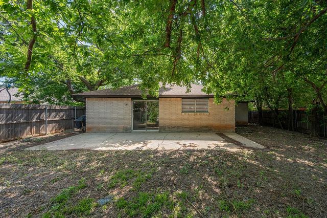 1403 N Nail Parkway, Moore, OK 73160