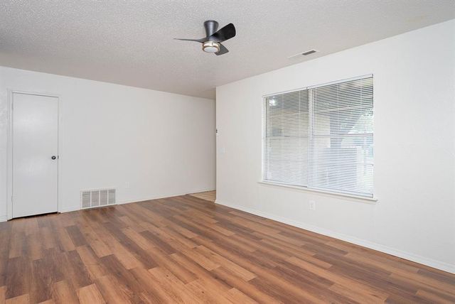 1403 N Nail Parkway, Moore, OK 73160