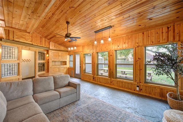 2282 Woodland Springs Street, Houston, TX 77077