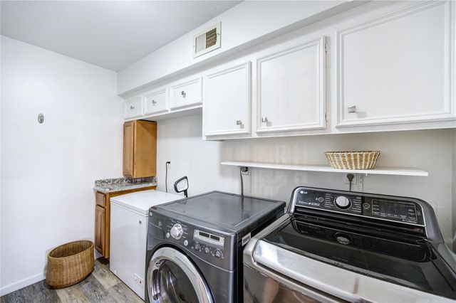 2282 Woodland Springs Street, Houston, TX 77077