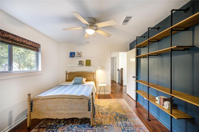 2282 Woodland Springs Street, Houston, TX 77077