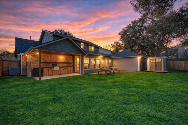 2282 Woodland Springs Street, Houston, TX 77077