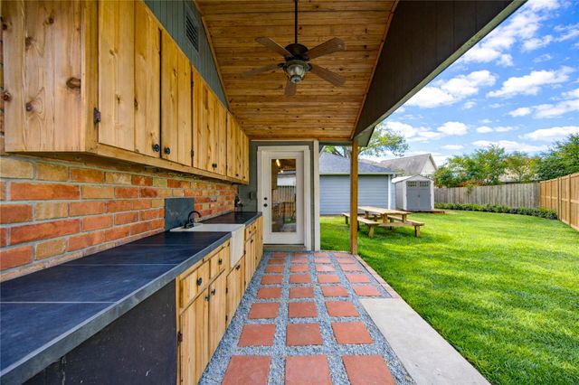 2282 Woodland Springs Street, Houston, TX 77077