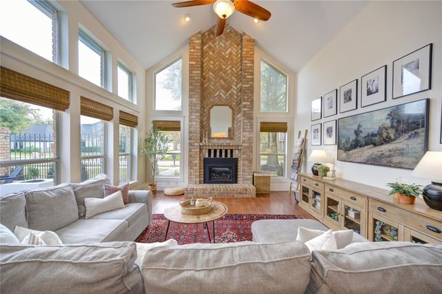 2282 Woodland Springs Street, Houston, TX 77077