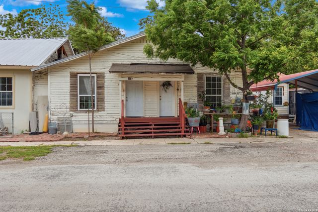 1021 CENTER ST, San Antonio, TX 78202