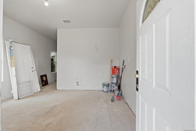 1021 CENTER ST, San Antonio, TX 78202