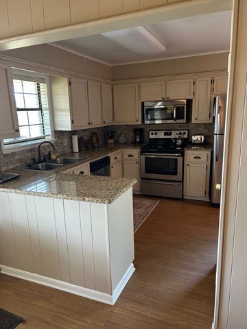 1000 Clark, Mexia, TX 76667