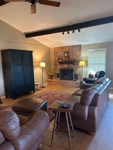 1000 Clark, Mexia, TX 76667