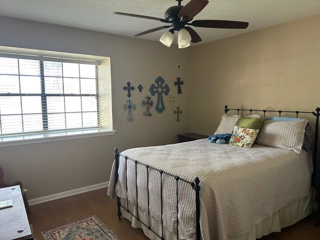 1000 Clark, Mexia, TX 76667