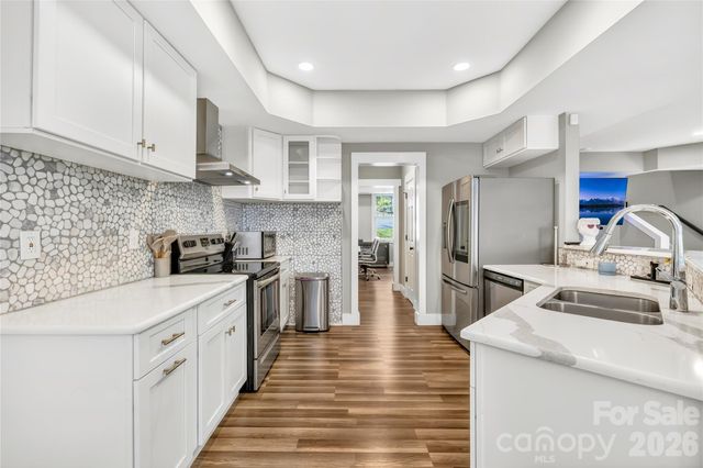 2101 Highland View Lane, Charlotte, NC 28214
