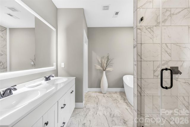 2101 Highland View Lane, Charlotte, NC 28214