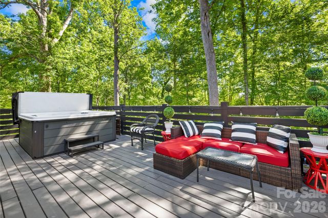 2101 Highland View Lane, Charlotte, NC 28214