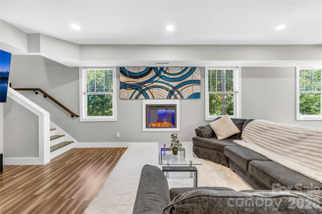 2101 Highland View Lane, Charlotte, NC 28214