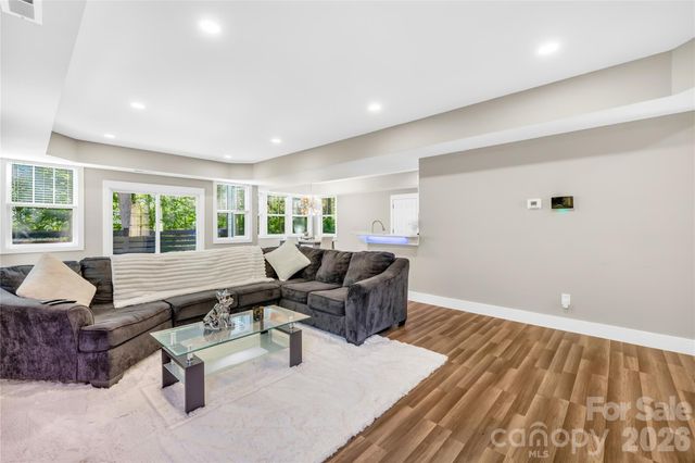 2101 Highland View Lane, Charlotte, NC 28214