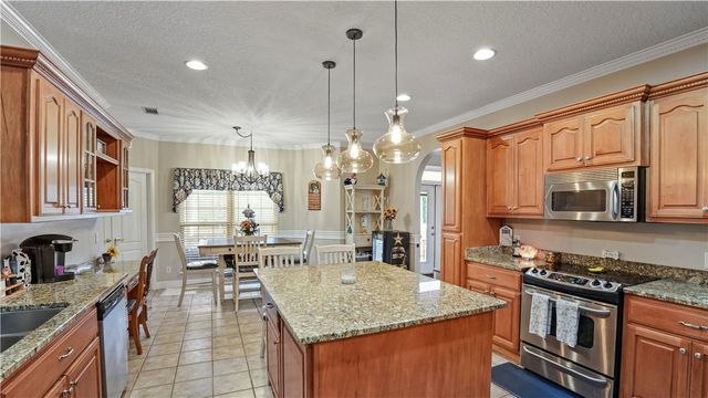 522 Grantham Road, Jesup, GA 31546