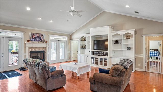 522 Grantham Road, Jesup, GA 31546