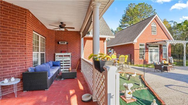 522 Grantham Road, Jesup, GA 31546