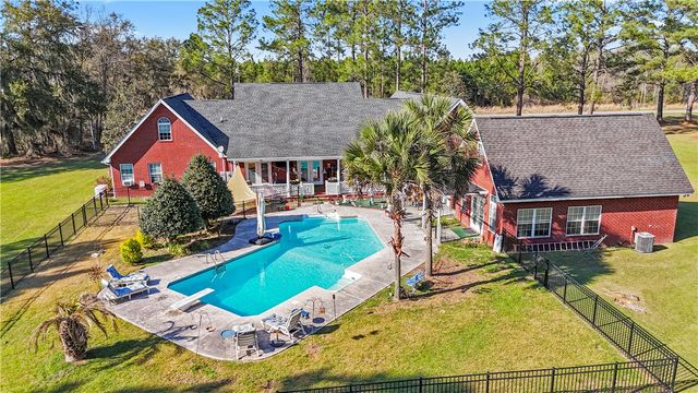 522 Grantham Road, Jesup, GA 31546