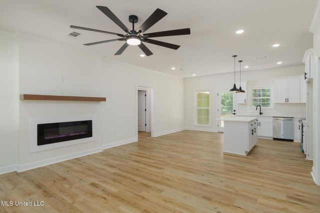 25 Maple Road, Petal, MS 39465
