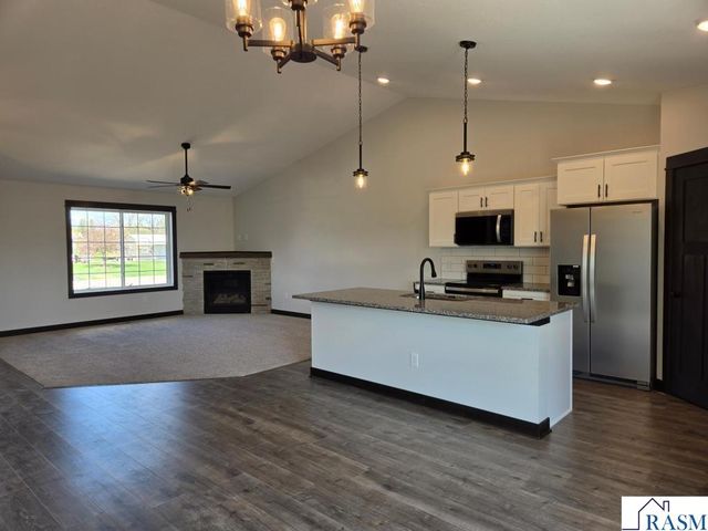 1363 Cullen Street, St. Peter, MN 56082