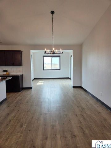 1363 Cullen Street, St. Peter, MN 56082