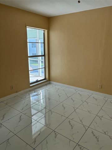 3040 NE 16th Ave A210, Oakland Park, FL 33334