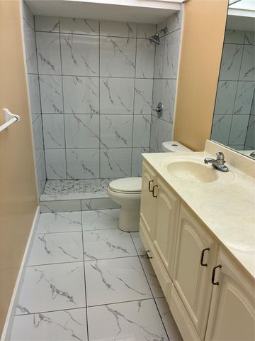 3040 NE 16th Ave A210, Oakland Park, FL 33334