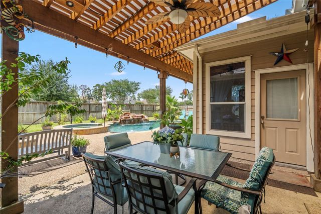 18730 Oxenberg Manor Lane, Tomball, TX 77377