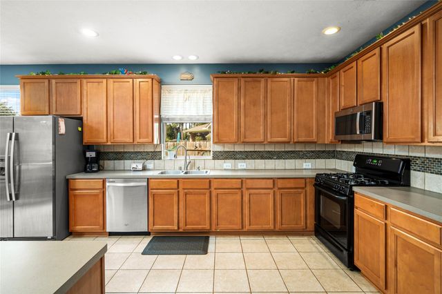 18730 Oxenberg Manor Lane, Tomball, TX 77377
