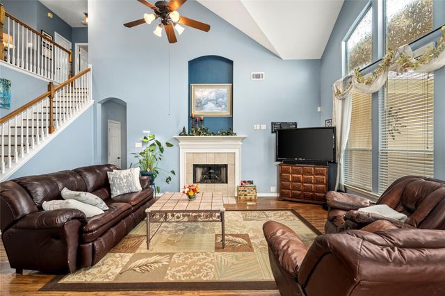 18730 Oxenberg Manor Lane, Tomball, TX 77377