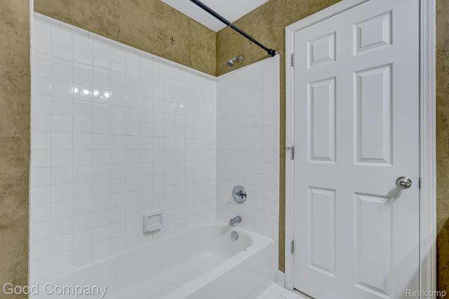 29891 Heritage Parkway, Warren, MI 48092